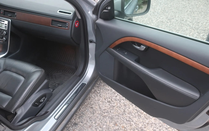 Volvo XC 70 cena 57600 przebieg: 181000, rok produkcji 2011 z Ropczyce małe 596